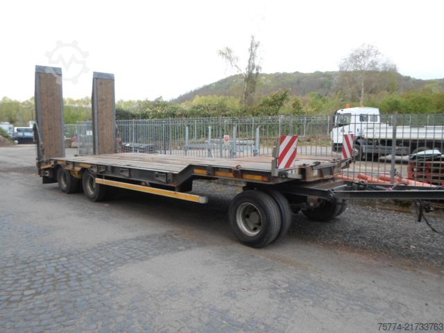 Remolque de plataforma baja MÜLLER-MITTELTAL T 3-Profi-30 To. 3 Achser