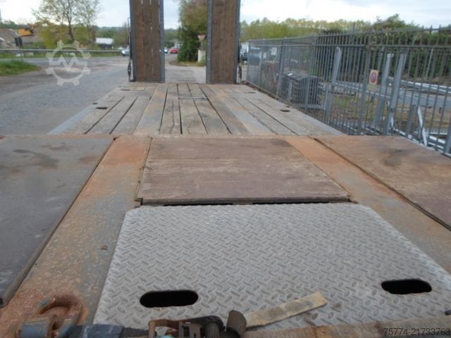 Remolque de plataforma baja MÜLLER-MITTELTAL T 3-Profi-30 To. 3 Achser