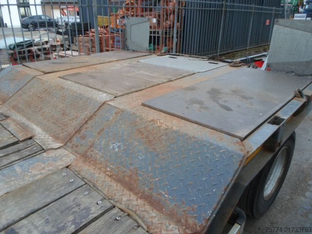 Remolque de plataforma baja MÜLLER-MITTELTAL T 3-Profi-30 To. 3 Achser