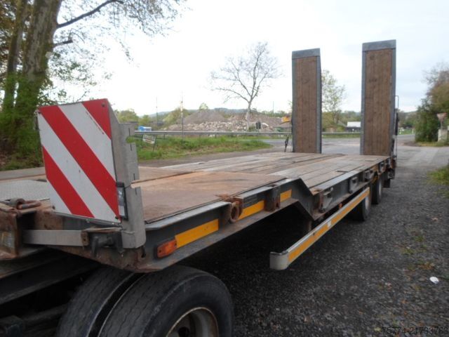 Remolque de plataforma baja MÜLLER-MITTELTAL T 3-Profi-30 To. 3 Achser