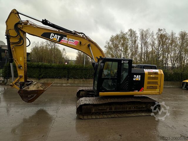 Tela-alustainen kaivinkone CAT 320FL