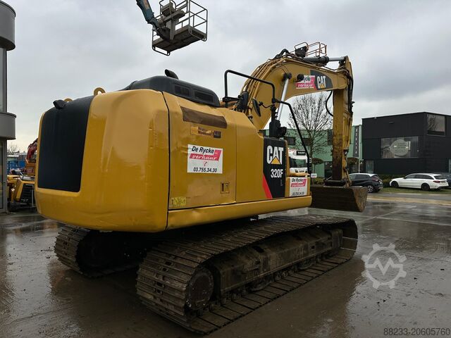 Tela-alustainen kaivinkone CAT 320FL
