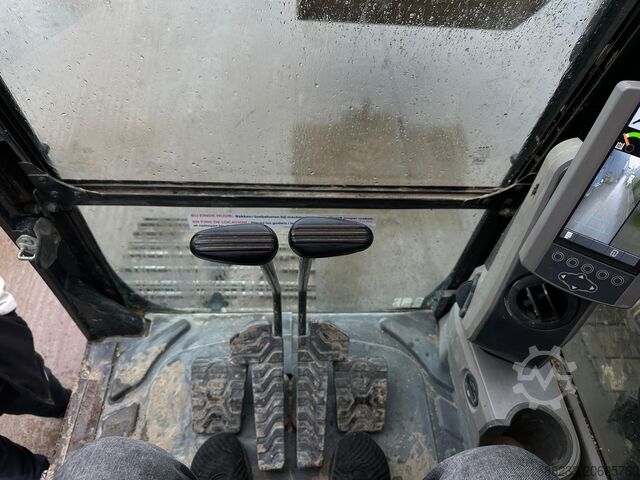 Tela-alustainen kaivinkone CAT 320FL