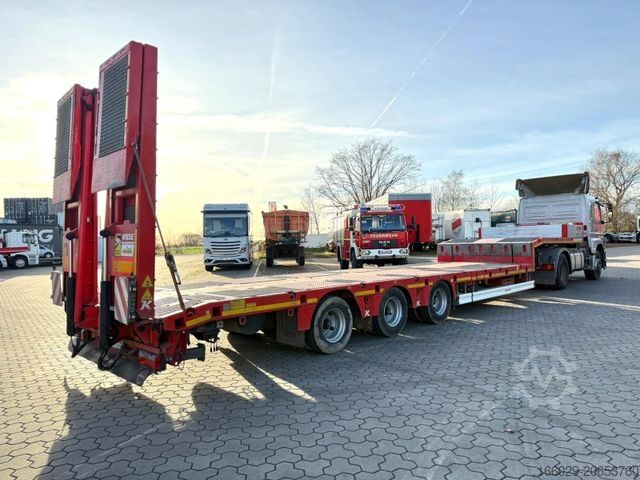 Low loader semitrailer KÄSSBOHRER Tieflader teleskopierbar hydr. Hochbett