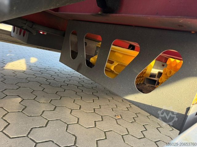 Low loader semitrailer KÄSSBOHRER Tieflader teleskopierbar hydr. Hochbett