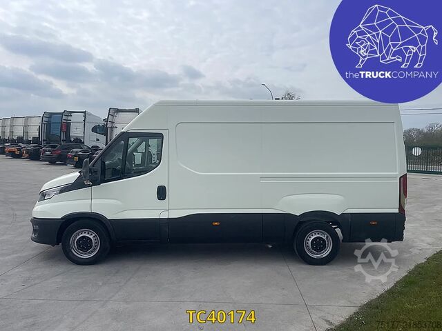 รถตู้ตู้ทึบ Iveco Daily 35S14V12