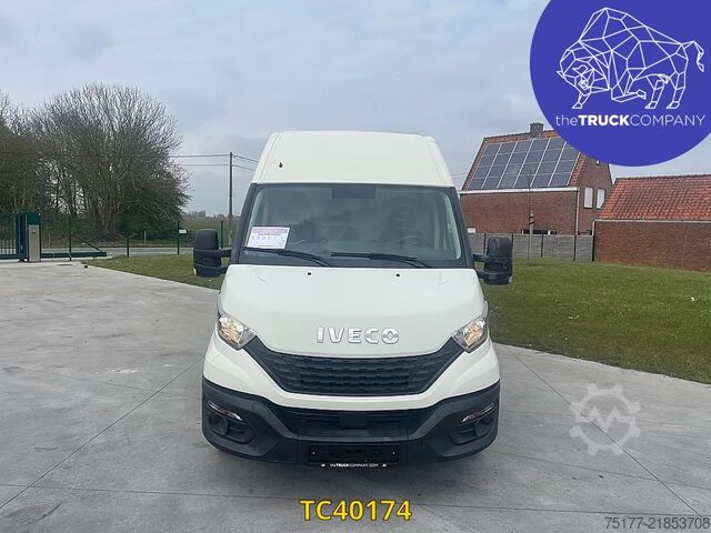 รถตู้ตู้ทึบ Iveco Daily 35S14V12