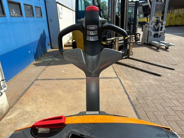 VS-22875 Electric pallet truck Still with 2400mm forks STILL EXU20