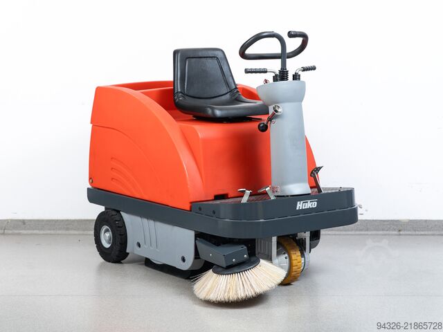 Hako Sweepmaster B900 R YENİ PİLLER Hako Sweepmaster B900 R - 2021y - 554h