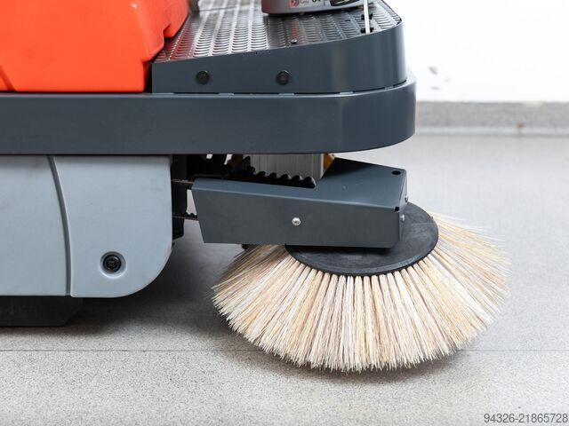 Hako Sweepmaster B900 R YENİ PİLLER Hako Sweepmaster B900 R - 2021y - 554h