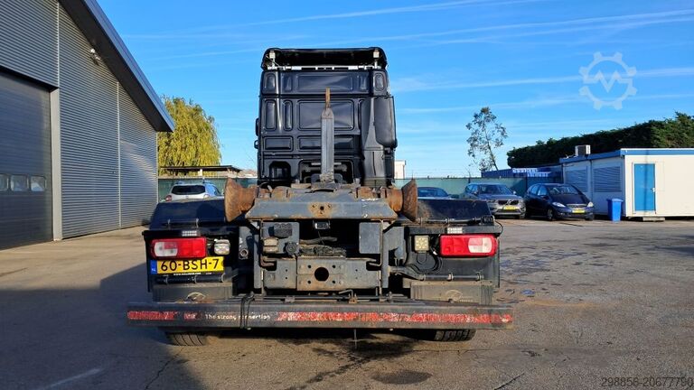 รถบรรทุกพร้อมแขนตะขอ DAF XF 510 FAN