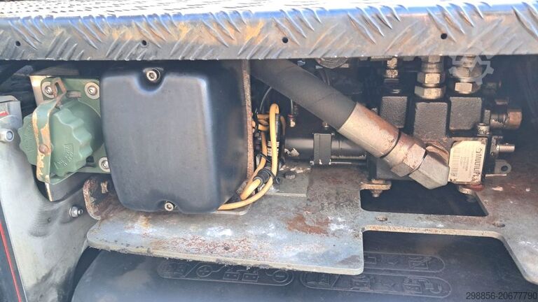 รถบรรทุกพร้อมแขนตะขอ DAF XF 510 FAN