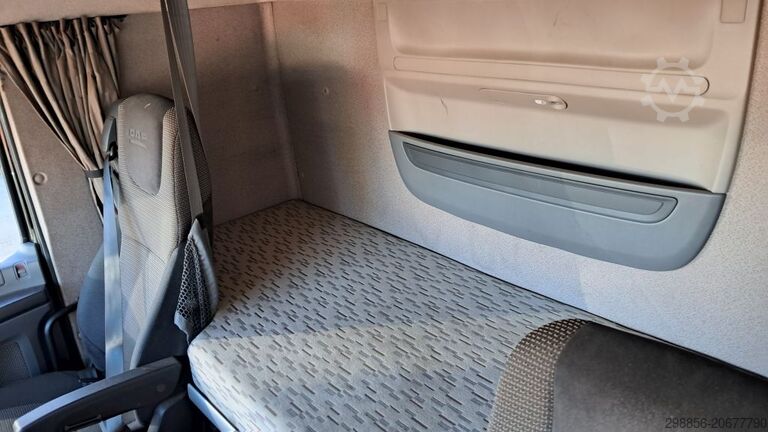 Camión con sistema de gancho DAF XF 510 FAN