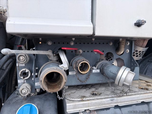 Camión cisterna de vacío SCANIA G500 8x4*4 Bucher Recycler 414