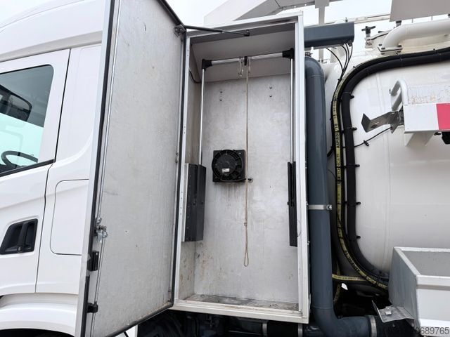 Camión cisterna de vacío SCANIA G500 8x4*4 Bucher Recycler 414