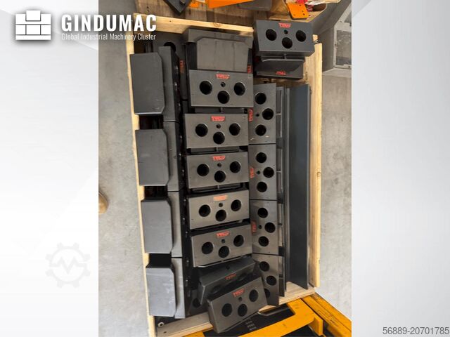 Vertical Machining Centre HERMLE C30U + RS Automation