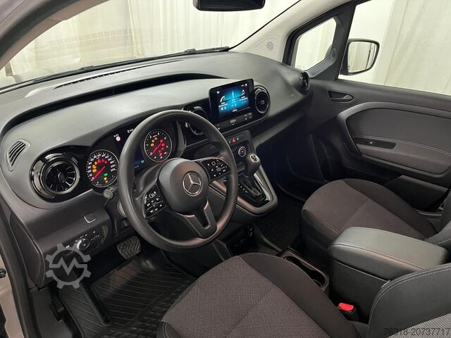 Minibus Mercedes-Benz T 180 d 7Gtr RfKam MBUX Totwi  CarPlay