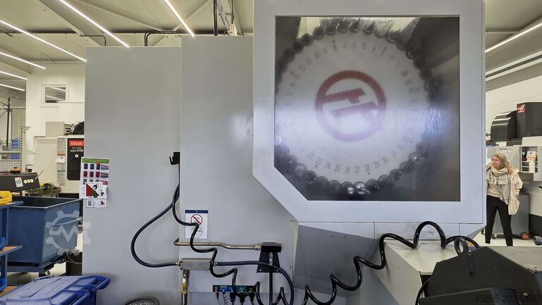 Обрабатывающий центр - универсальный HAAS UMC 750 SS