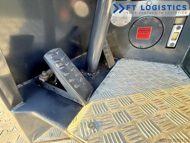 رافعة شوكية رباعية الاتجاهات Combilift C2500CB DIESEL TRIPLEX 5500 POSITIONER