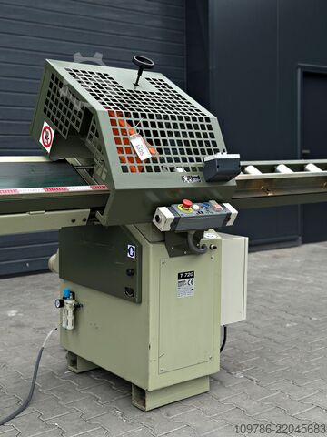 Поперечен трион OMGA T720 с лентов транспортьор OMGA T720