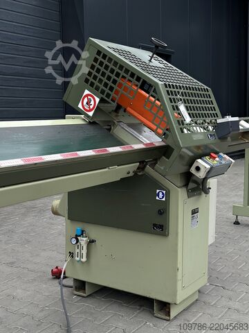 Поперечен трион OMGA T720 с лентов транспортьор OMGA T720