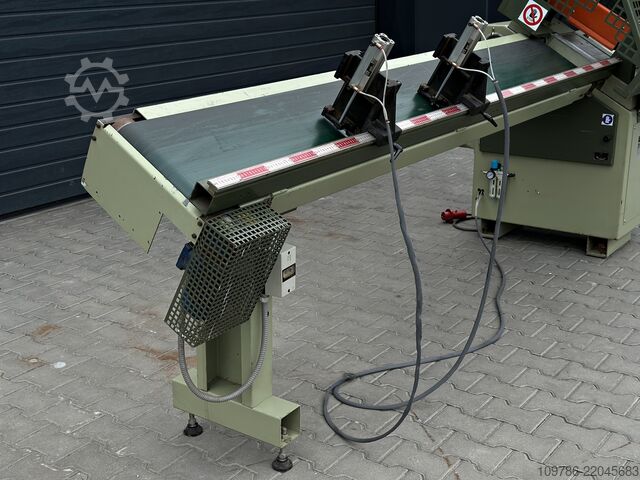Поперечен трион OMGA T720 с лентов транспортьор OMGA T720