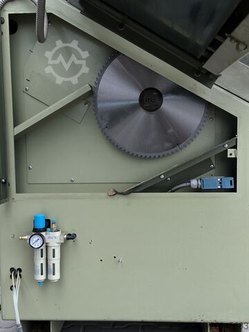 Поперечен трион OMGA T720 с лентов транспортьор OMGA T720