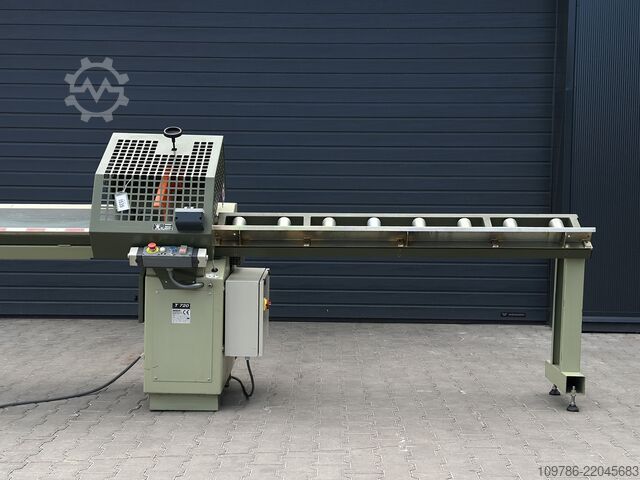 Поперечен трион OMGA T720 с лентов транспортьор OMGA T720