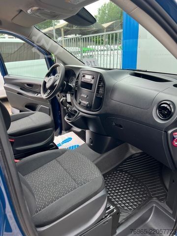 Slēgtais furgons MERCEDES-BENZ Vito 114 LANG KLIMA TEMPOMAT SCHRÄNKE/REGALE AHK