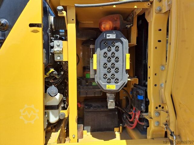 Raupenbagger CAT 320