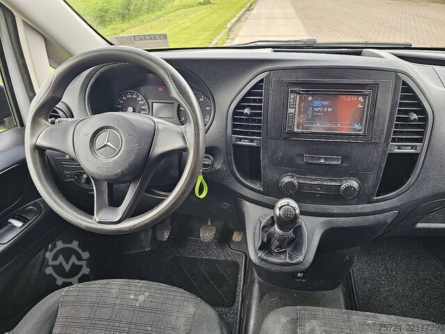 Camioneta familiar de techo alto MERCEDES-BENZ VITO 111 L2 Euro6 3-Zits