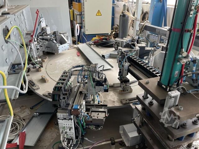Automat okretne stanice + hidraulička preša TOX + kružni stol; Stol s 16 stanica, otpor AKE-technologies GmbH - WEISS TC 500