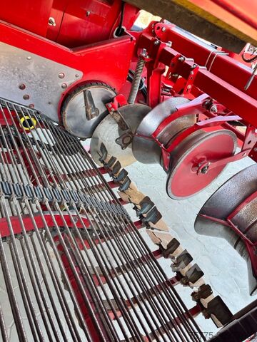 Poljoprivredna mašina  SE260