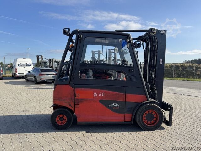 Elektrisk 4 -hjulig gaffeltruck Linde E50HL-01 Batterie 2024