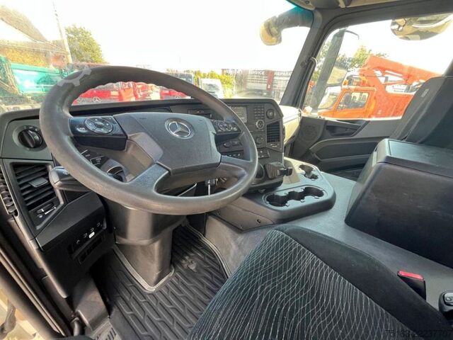 Camión portacontenedores de gancho MERCEDES-BENZ Antos 2543 L 6x2 Abrollkipper mit Kran Funk+Grei