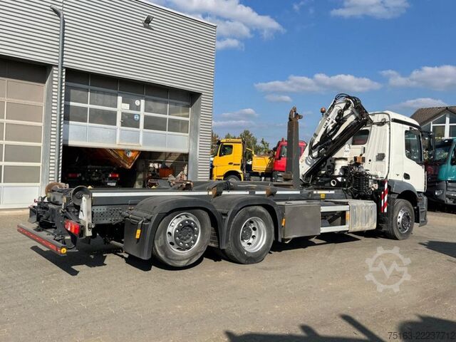 Grúa montada en camión MERCEDES-BENZ Antos 2543 L 6x2 Abrollkipper mit Kran Funk+Grei