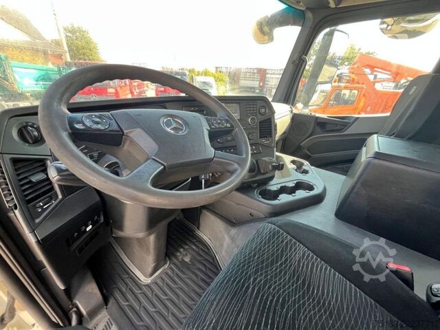 Grúa montada en camión MERCEDES-BENZ Antos 2543 L 6x2 Abrollkipper mit Kran Funk+Grei