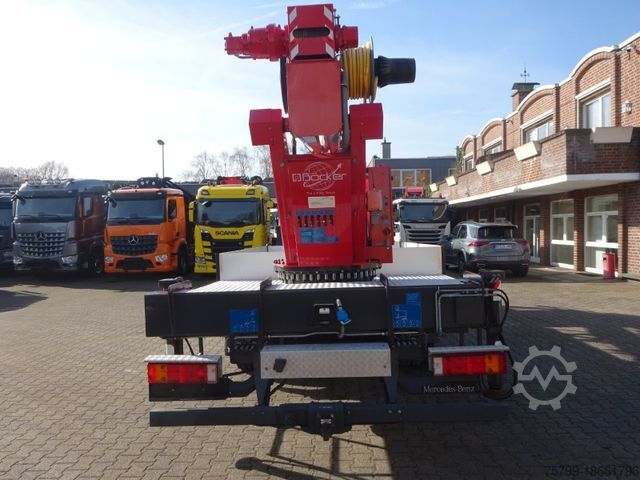 Камион со кран и комбе MERCEDES-BENZ 818 Atego + Böcker AK 32 Meter Dachdeckerkran