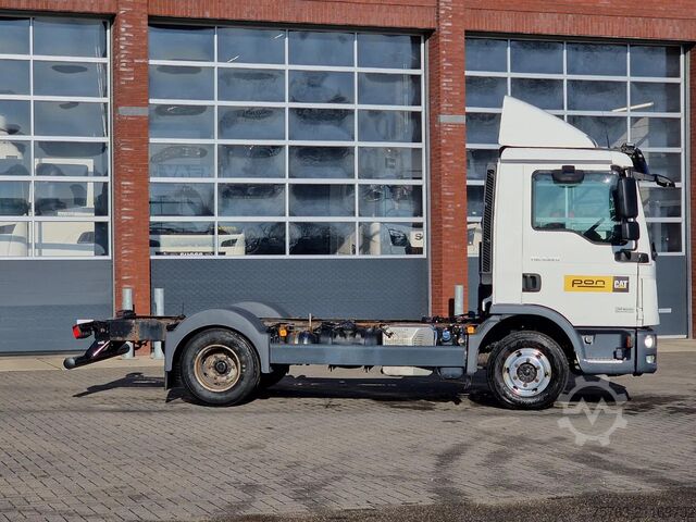 Шасси с кабиной MAN TGL 8.220 Chassis - 4x2 - 7.5T - 3.05 WB - Euro...