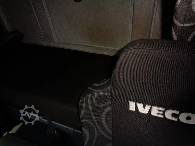 Stumdomas tentas Iveco Eurocargo 80EL21 Manual + Euro 6 + Dhollandia Lift