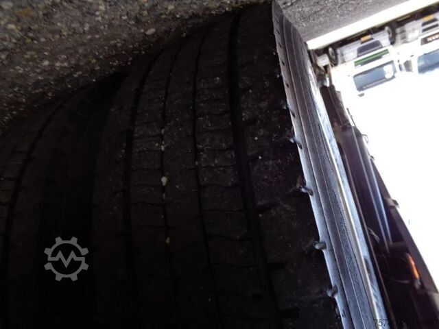 Stumdomas tentas Iveco Eurocargo 80EL21 Manual + Euro 6 + Dhollandia Lift