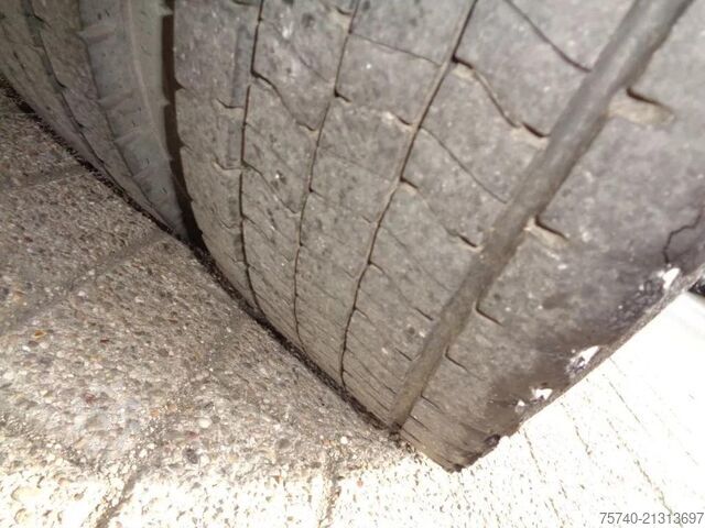 Stumdomas tentas Iveco Eurocargo 80EL21 Manual + Euro 6 + Dhollandia Lift