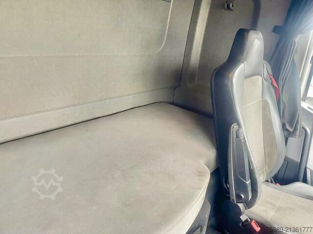 Venjulegur SZM Renault T440 mVF611A36XKD018050 VOLVO D13 engine!