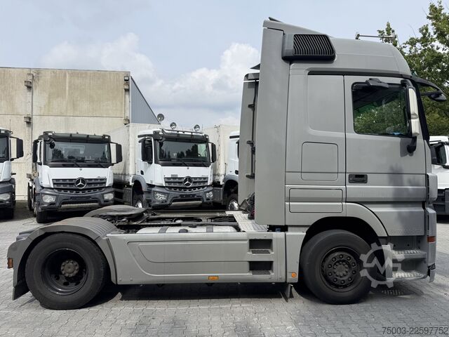Standard SZM Mercedes-Benz Actros MP3 1846 LS Megaspace