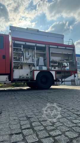 Slökkviliðsbíll Mercedes-Benz 1222