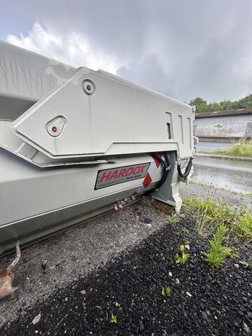 רכב מסחרי M3 Containersysteme Abrollcontainer  Halfpipe