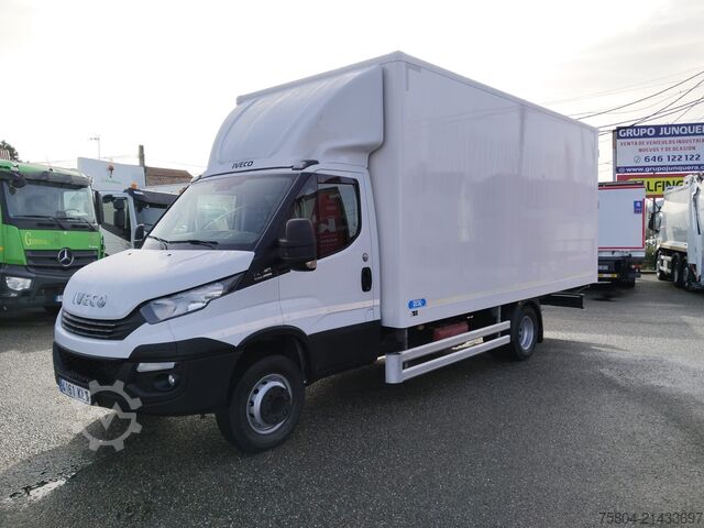 Transporter mit Koffer Iveco DAILY 70C18