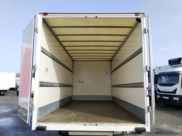 Transporter mit Koffer Iveco DAILY 70C18