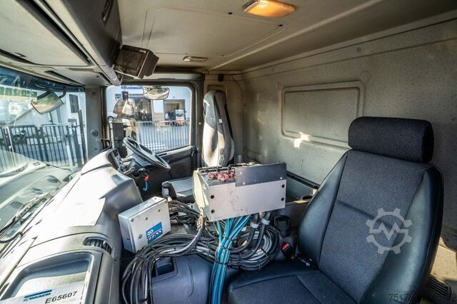 Barredora de calzadas SCANIA P280 - SCHORLINGER OPTIFANT 70