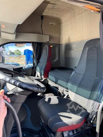 Trattore stradale standard VOLVO FH 500 * KIPPHYDRAULIK * STANDKLIMA * 1. HAND *